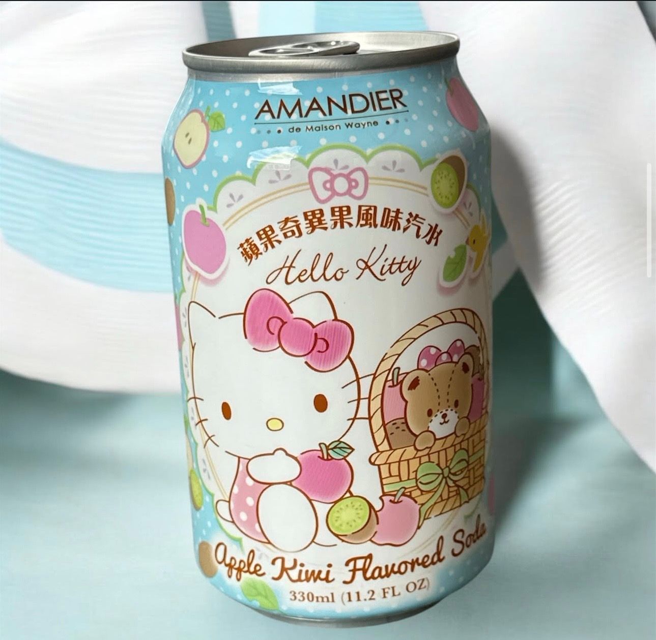 Hello Kitty Apple Kiwi Flavored Soda 24/330ml